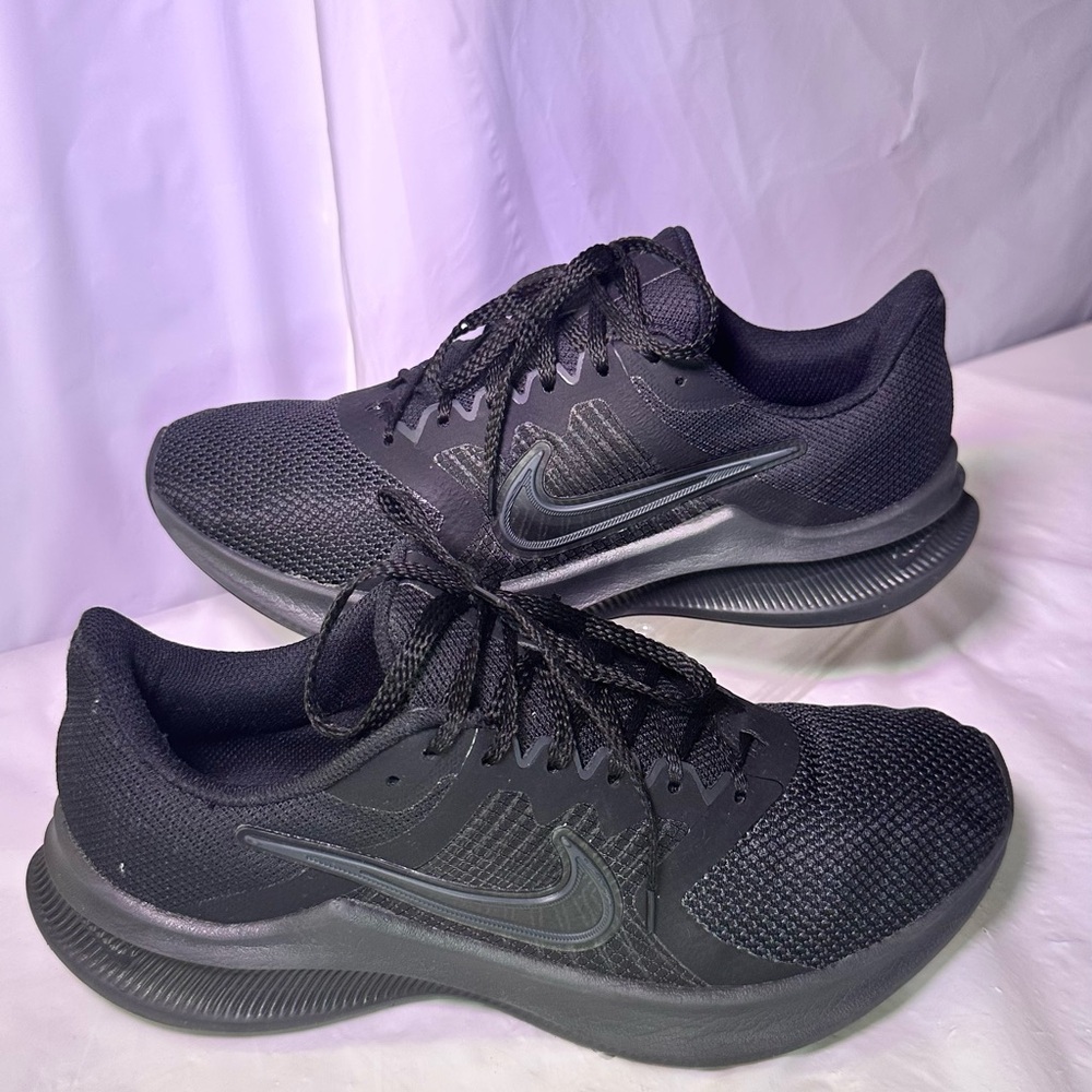 Nike Men's Black Mesh Athletic Running Shoes